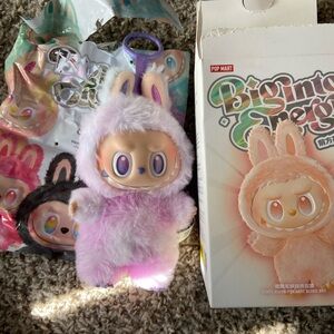 Pop mart Big into energy Luck Labubu